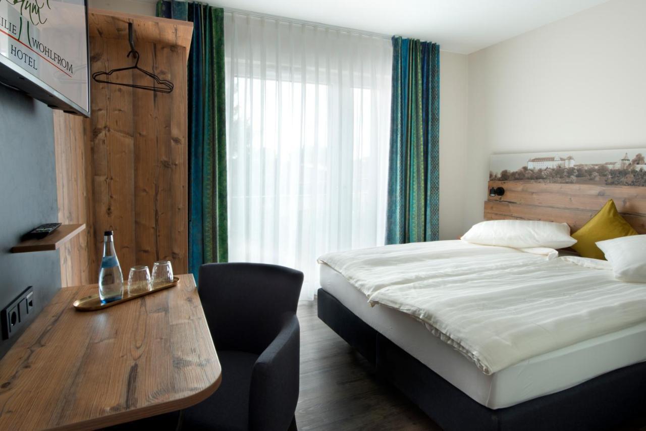 Hotel Zum Gruenen Baum Pfahlheim Buitenkant foto